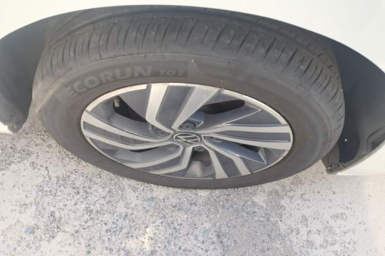 Used Volkswagen Bora 2023 200TSI DSG Enjoyment Edition Right Front Wheel Hub