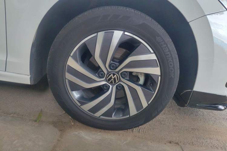 Used Volkswagen Bora 2023 200TSI DSG Enjoyment Edition Right Front Wheel Hub