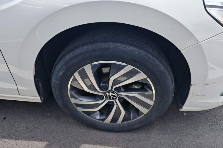 Used Volkswagen Bora 2023 200TSI DSG Enjoyment Edition Right Front Wheel Hub