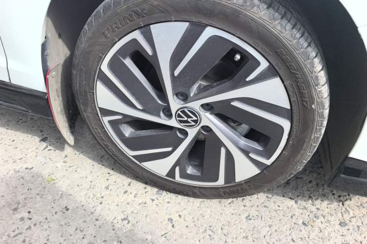Used Volkswagen Bora 2023 200TSI DSG YueXing PRO Edition Right Front Wheel Hub