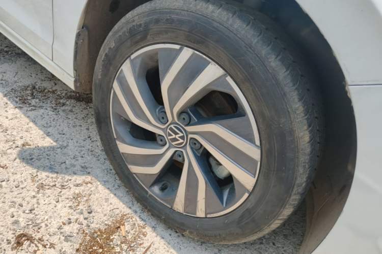 Used Volkswagen Bora 2023 200TSI DSG Enjoyment Edition Right Front Wheel Hub