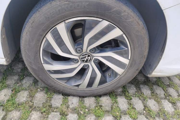 Used Volkswagen Bora 2023 200TSI DSG Enjoyment Edition Right Front Wheel Hub
