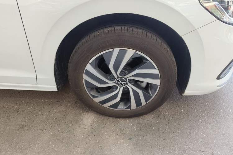 Used Volkswagen Bora 2023 200TSI DSG Enjoyment Edition Right Front Wheel Hub