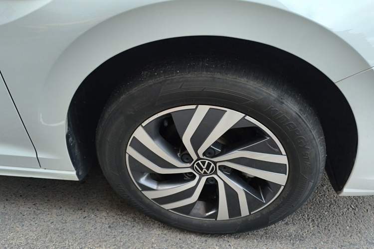 Used Volkswagen Bora 2023 200TSI DSG Enjoyment Edition Right Front Wheel Hub