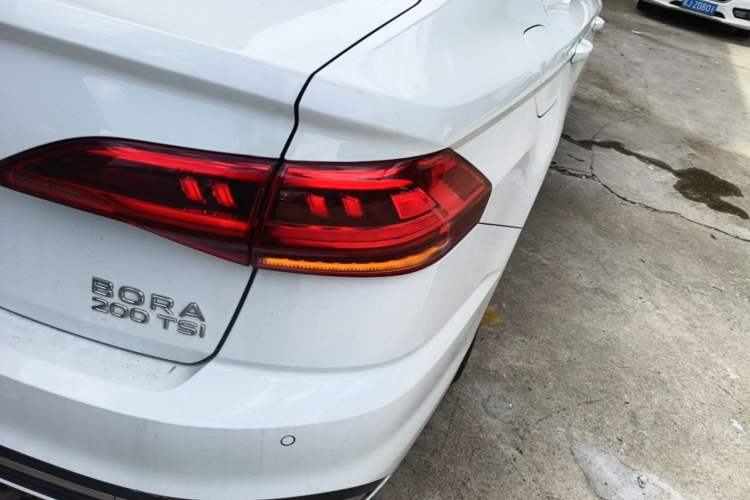 Used Volkswagen Bora 2023 200TSI DSG Comfort Edition Right Rear Taillight