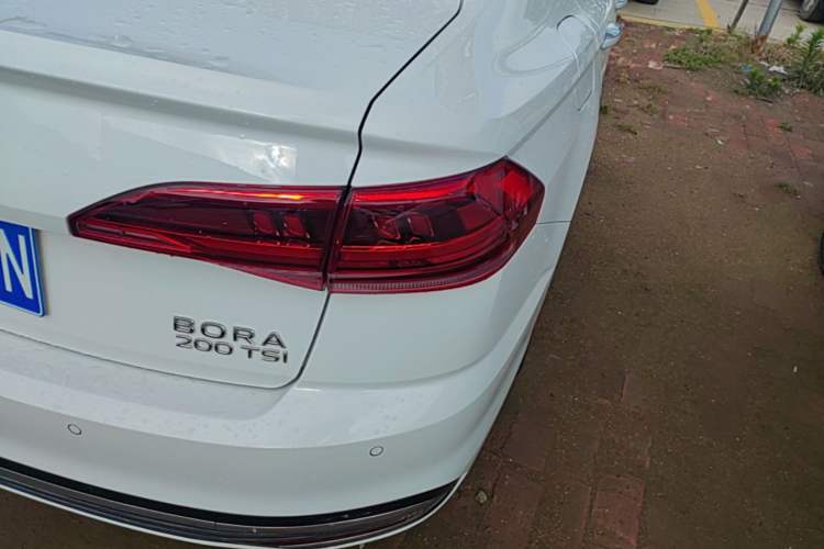 Used Volkswagen Bora 2023 200TSI DSG YueXing PRO Edition Right Rear Taillight
