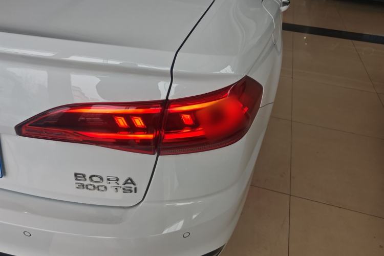 Used Volkswagen Bora 2023 300TSI DSG Prestige Edition Right Rear Taillight