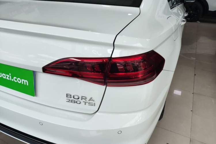 Used Volkswagen Bora 2023 280TSI DSG Comfort Edition Right Rear Taillight