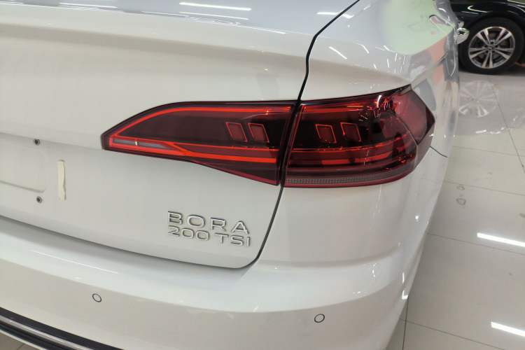 Used Volkswagen Bora 2023 200TSI DSG Smart Drive Version Right Rear Taillight