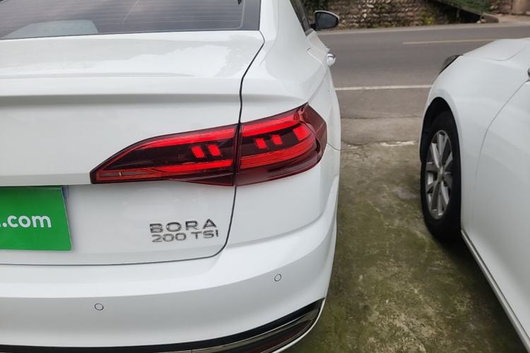 Used Volkswagen Bora 2023 200TSI DSG YueXing PRO Edition Right Rear Taillight