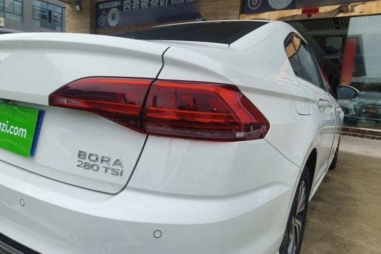Used Volkswagen Bora 2023 280TSI DSG Comfort Edition Right Rear Taillight