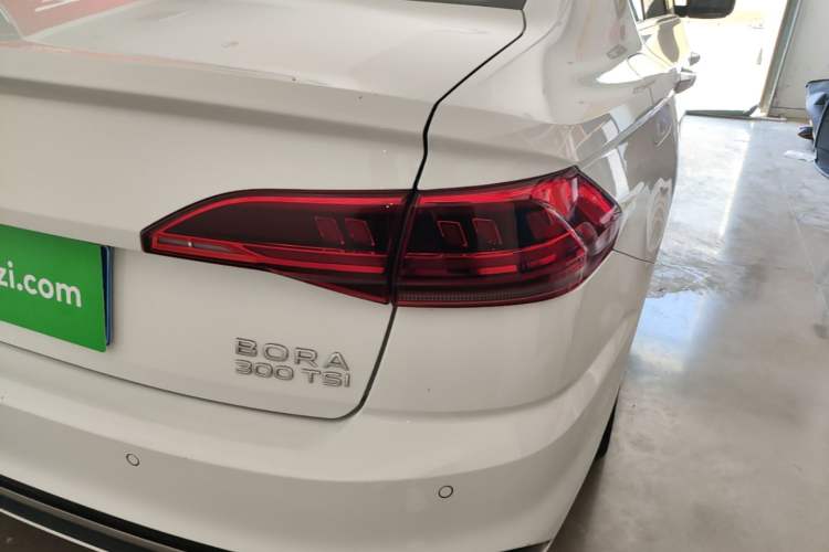 Used Volkswagen Bora 2023 300TSI DSG Prestige Edition Right Rear Taillight