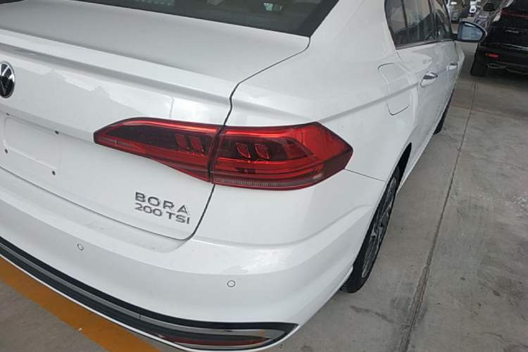 Used Volkswagen Bora 2023 200TSI DSG YueXing PRO Edition Right Rear Taillight