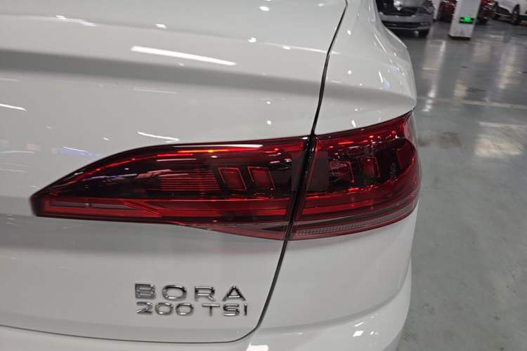 Used Volkswagen Bora 2023 200TSI DSG Comfort Edition Right Rear Taillight
