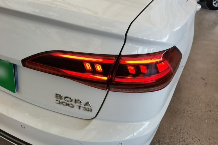 Used Volkswagen Bora 2023 200TSI DSG Comfort Edition Right Rear Taillight