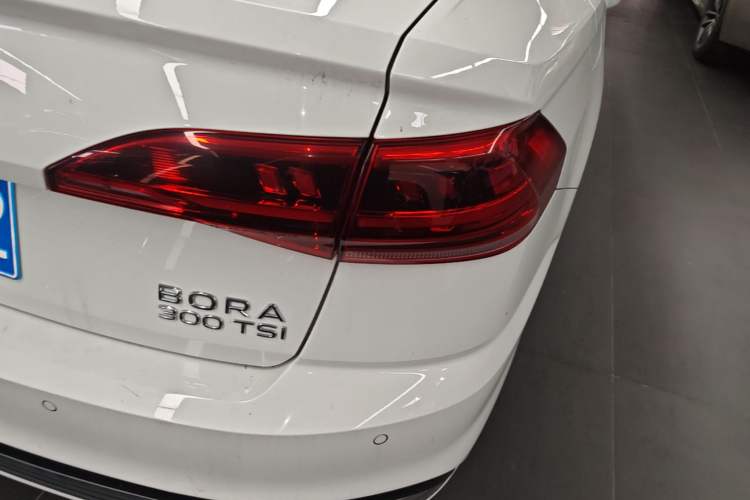 Used Volkswagen Bora 2023 200TSI DSG YueXing PRO Edition Right Rear Taillight