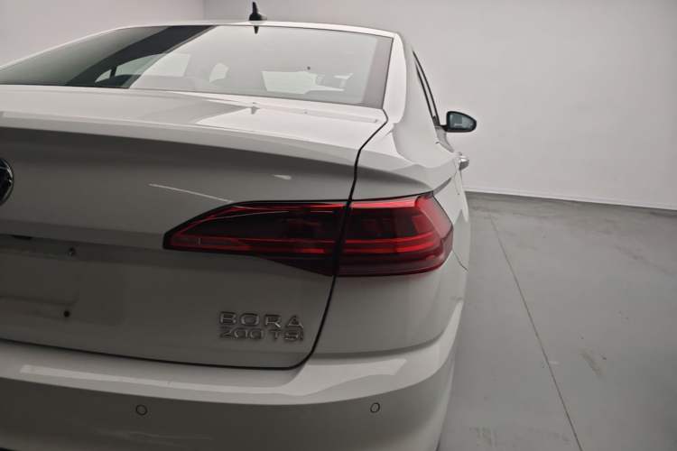 Used Volkswagen Bora 2023 200TSI DSG YueXing PRO Edition Right Rear Taillight