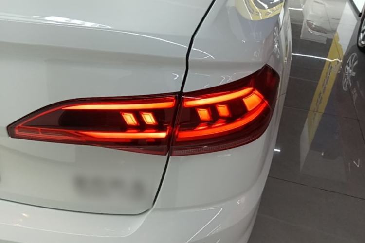 Used Volkswagen Bora 2023 200TSI DSG YueXing PRO Edition Right Rear Taillight