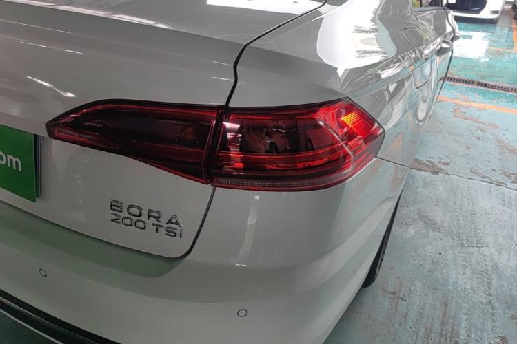 Used Volkswagen Bora 2023 200TSI DSG Comfort Edition Right Rear Taillight