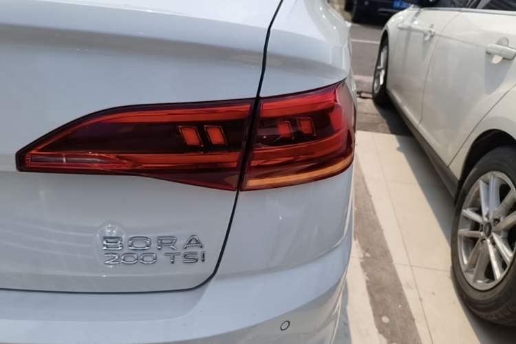Used Volkswagen Bora 2023 200TSI DSG Comfort Edition Right Rear Taillight