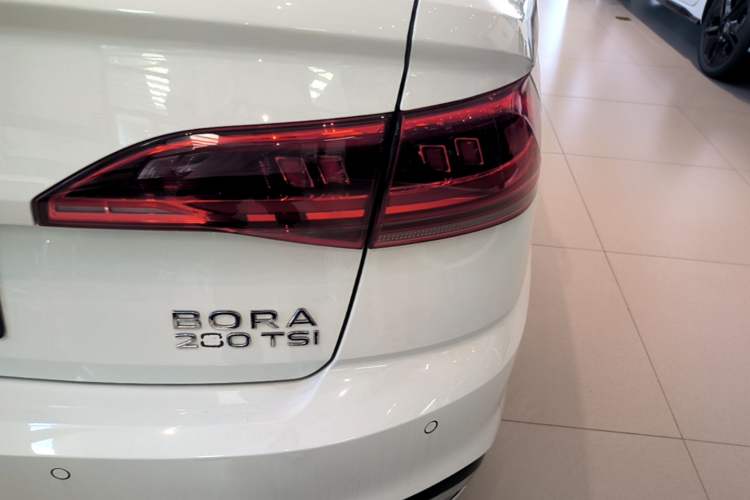 Used Volkswagen Bora 2023 280TSI DSG Comfort Edition Right Rear Taillight