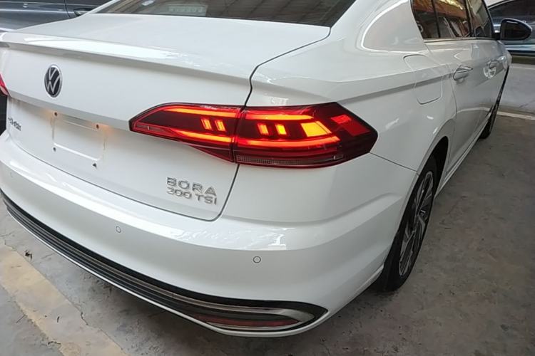 Used Volkswagen Bora 2023 200TSI DSG YueXing PRO Edition Right Rear Taillight