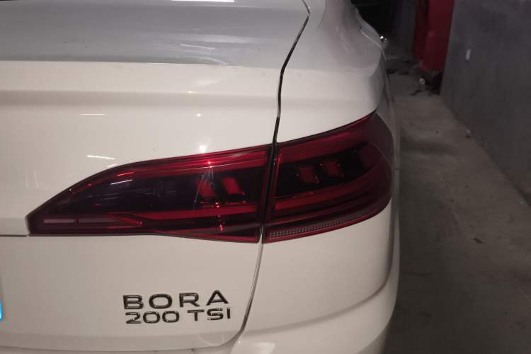 Used Volkswagen Bora 2023 200TSI DSG YueXing PRO Edition Right Rear Taillight