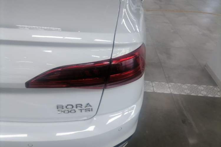 Used Volkswagen Bora 2023 200TSI DSG YueXing PRO Edition Right Rear Taillight