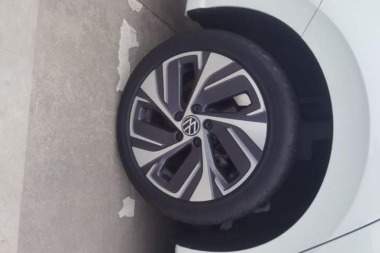 Used Volkswagen Bora 2023 200TSI DSG YueXing PRO Edition Right Rear Wheel Hub