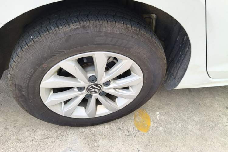 Used Volkswagen Bora 2023 200TSI DSG Comfort Edition Right Rear Wheel Hub
