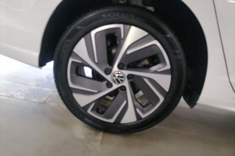 Used Volkswagen Bora 2023 200TSI DSG YueXing PRO Edition Right Rear Wheel Hub