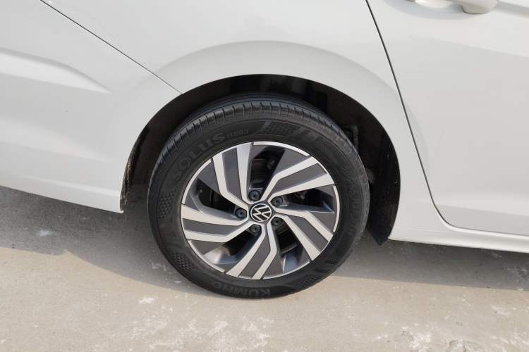 Used Volkswagen Bora 2023 200TSI DSG Enjoyment Edition Right Rear Wheel Hub