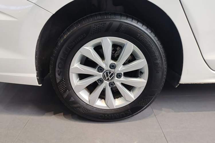 Used Volkswagen Bora 2023 1.5L Automatic Changer Limited Edition Right Rear Wheel Hub