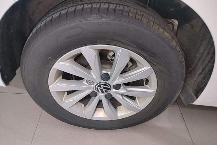 Used Volkswagen Bora 2023 200TSI DSG Comfort Edition Right Rear Wheel Hub