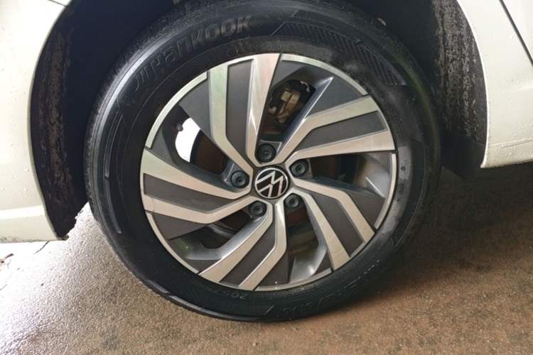Used Volkswagen Bora 2023 200TSI DSG Enjoyment Edition Right Rear Wheel Hub
