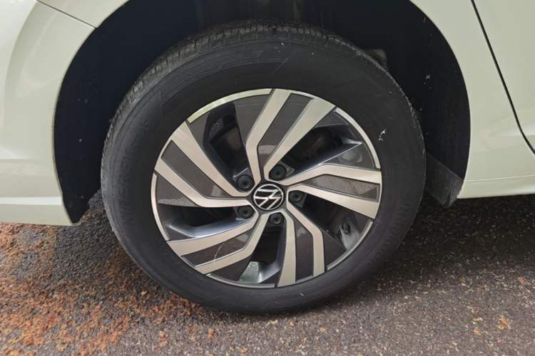Used Volkswagen Bora 2023 200TSI DSG Enjoyment Edition Right Rear Wheel Hub
