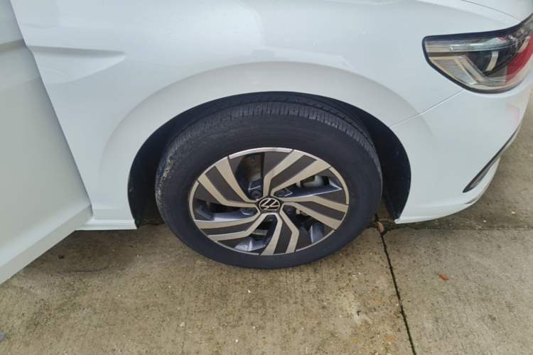Used Volkswagen Bora 2023 280TSI DSG Comfort Edition Right Rear Wheel Hub