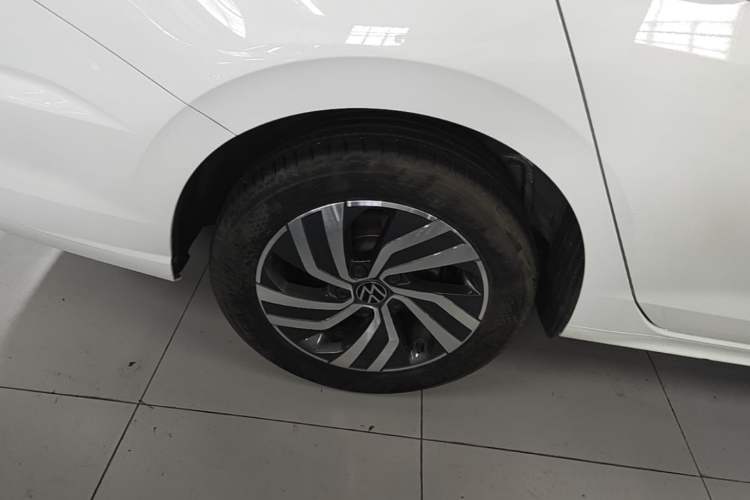 Used Volkswagen Bora 2023 200TSI DSG Enjoyment Edition Right Rear Wheel Hub
