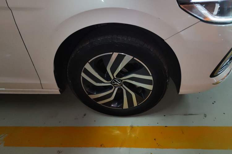 Used Volkswagen Bora 2023 200TSI DSG Smart Drive Version Right Rear Wheel Hub