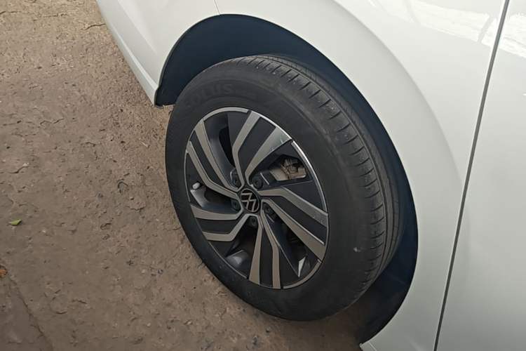 Used Volkswagen Bora 2023 200TSI DSG Enjoyment Edition Right Rear Wheel Hub