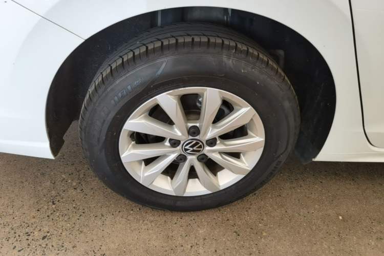 Used Volkswagen Bora 2023 200TSI DSG Comfort Edition Right Rear Wheel Hub