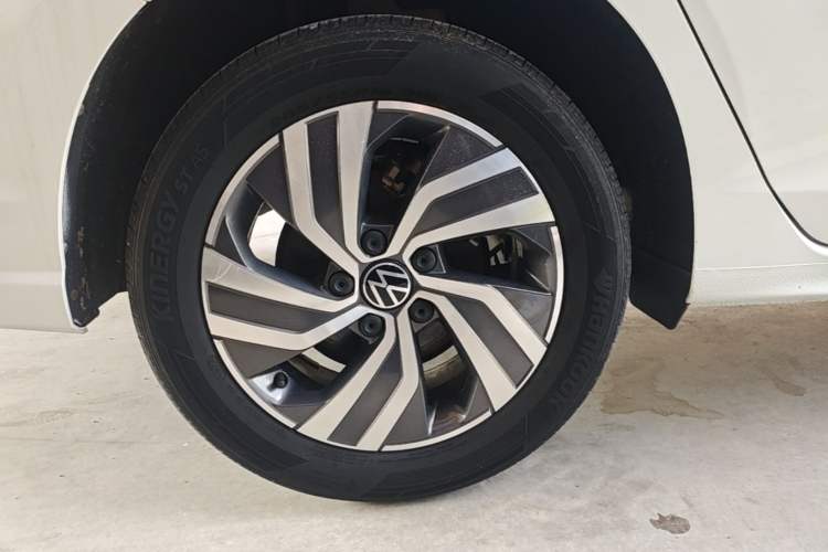 Used Volkswagen Bora 2023 200TSI DSG Enjoyment Edition Right Rear Wheel Hub