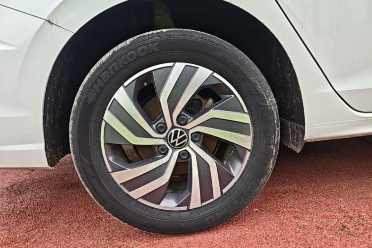 Used Volkswagen Bora 2023 200TSI DSG Enjoyment Edition Right Rear Wheel Hub