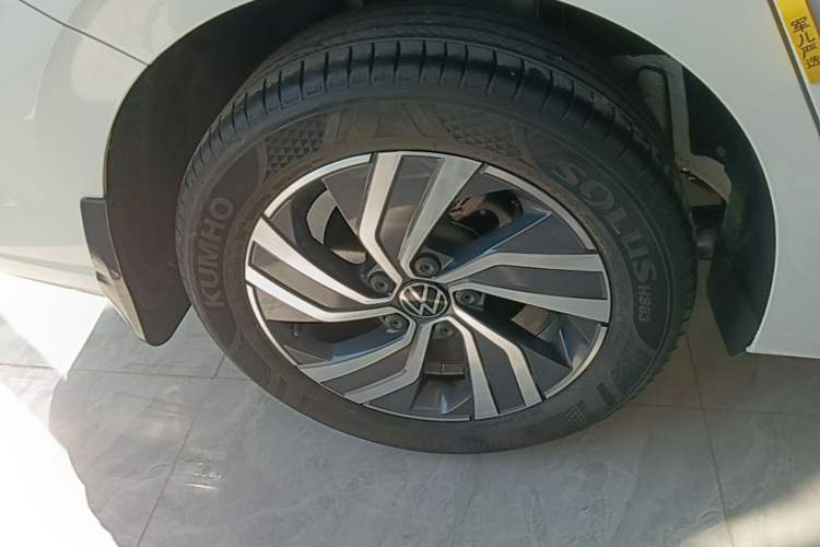 Used Volkswagen Bora 2023 200TSI DSG Enjoyment Edition Right Rear Wheel Hub