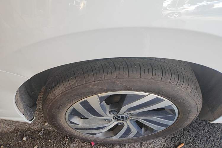 Used Volkswagen Bora 2023 200TSI DSG Enjoyment Edition Right Rear Wheel Hub