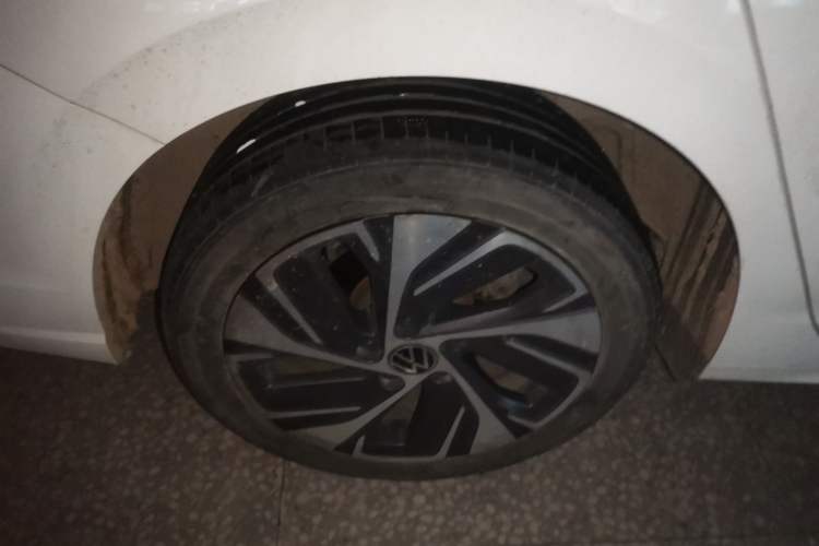 Used Volkswagen Bora 2023 200TSI DSG YueXing PRO Edition Right Rear Wheel Hub