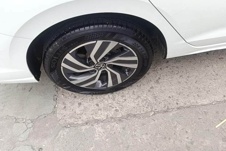 Used Volkswagen Bora 2023 200TSI DSG Enjoyment Edition Right Rear Wheel Hub