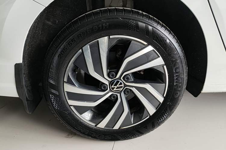 Used Volkswagen Bora 2023 200TSI DSG Enjoyment Edition Right Rear Wheel Hub