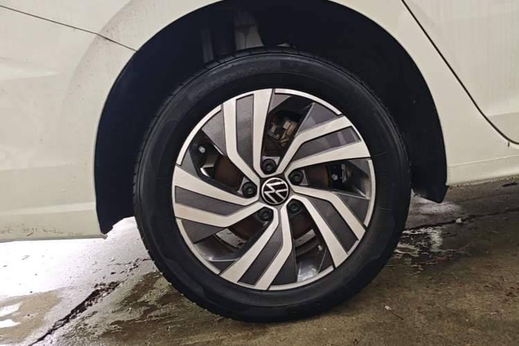 Used Volkswagen Bora 2023 200TSI DSG Enjoyment Edition Right Rear Wheel Hub
