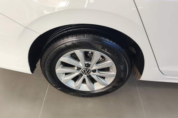Used Volkswagen Bora 2023 1.5L Automatic Changer Limited Edition Right Rear Wheel Hub